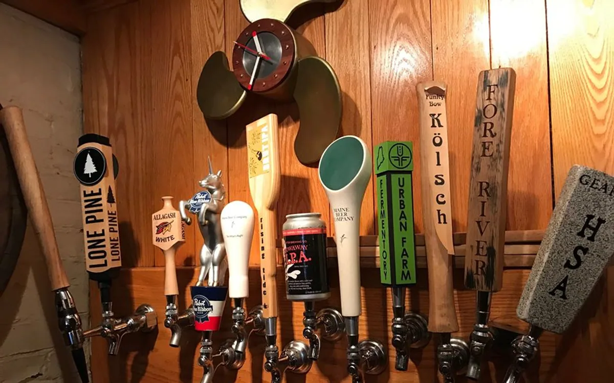 Andy's Old Port Pub — restaurant photograph