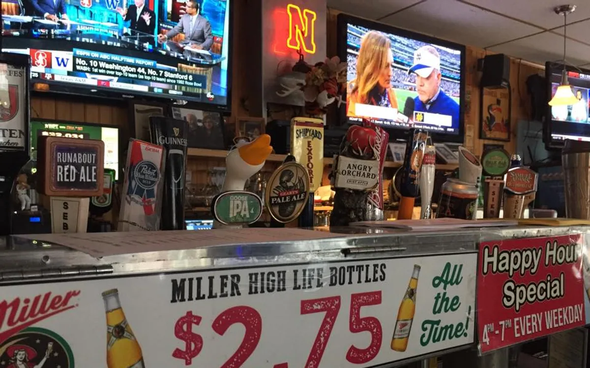 Commercial Street Pub — restaurant photograph
