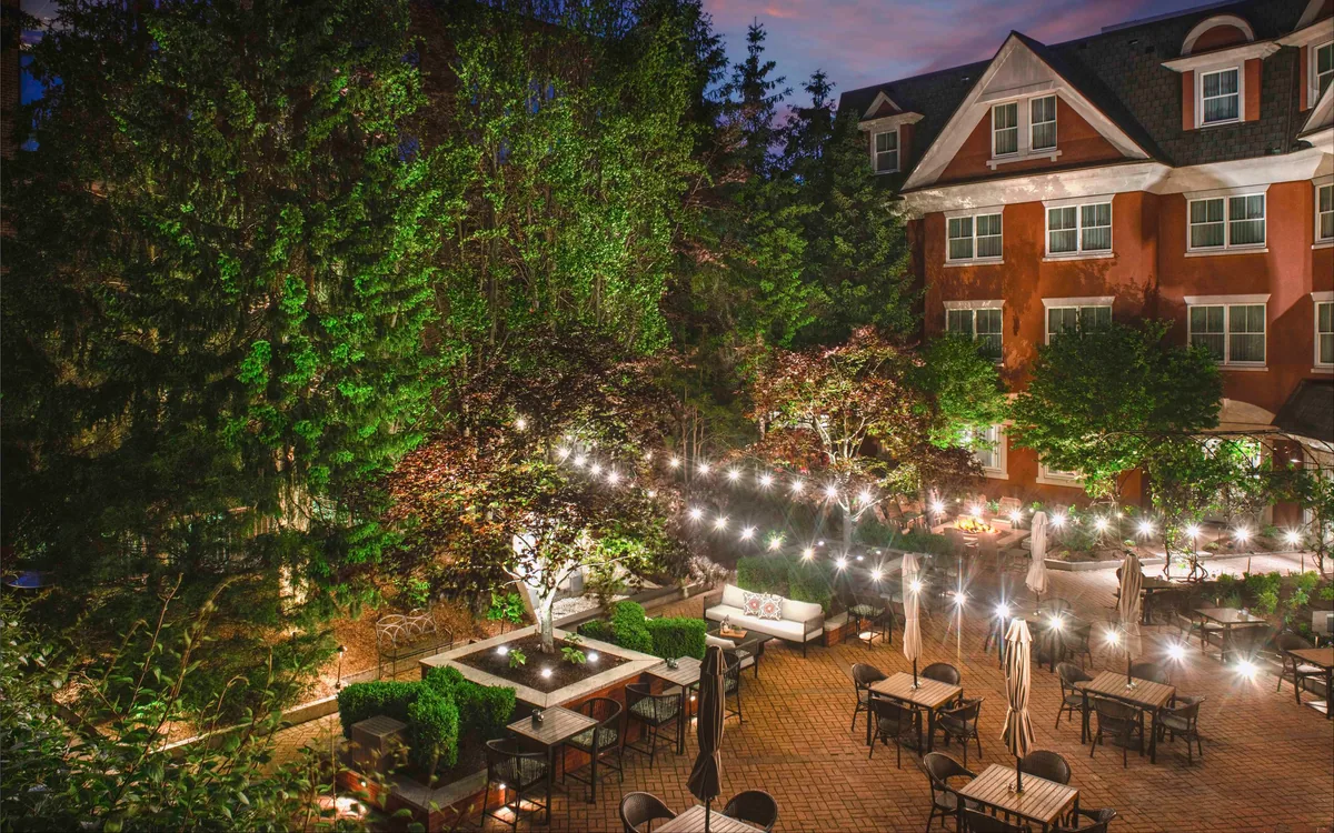 Harbor Bistro + Terrace — restaurant photograph