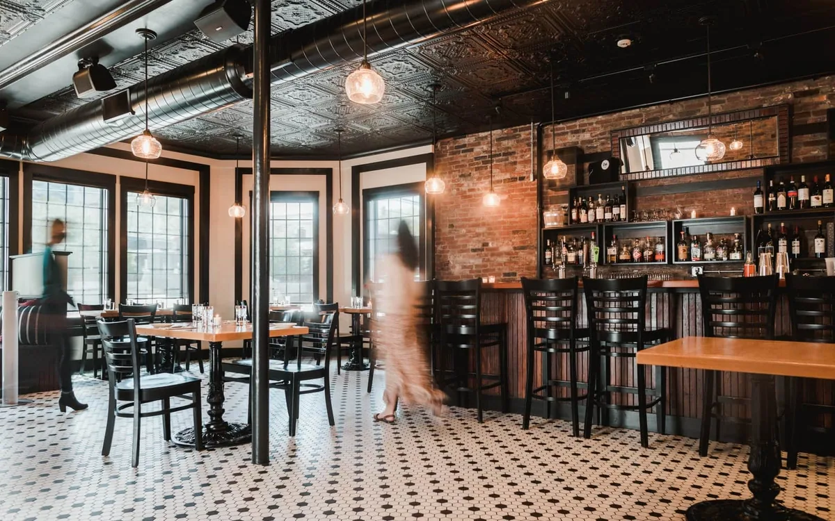 Isa — restaurant photograph
