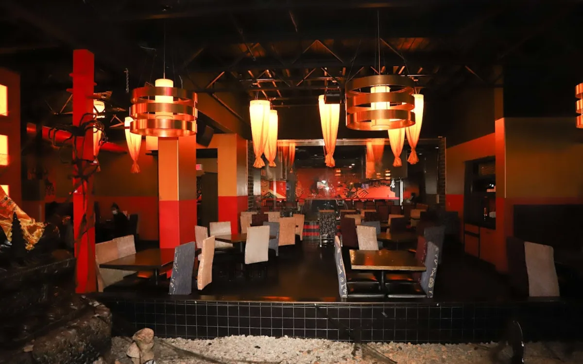 Kon Asian Bistro — restaurant photograph