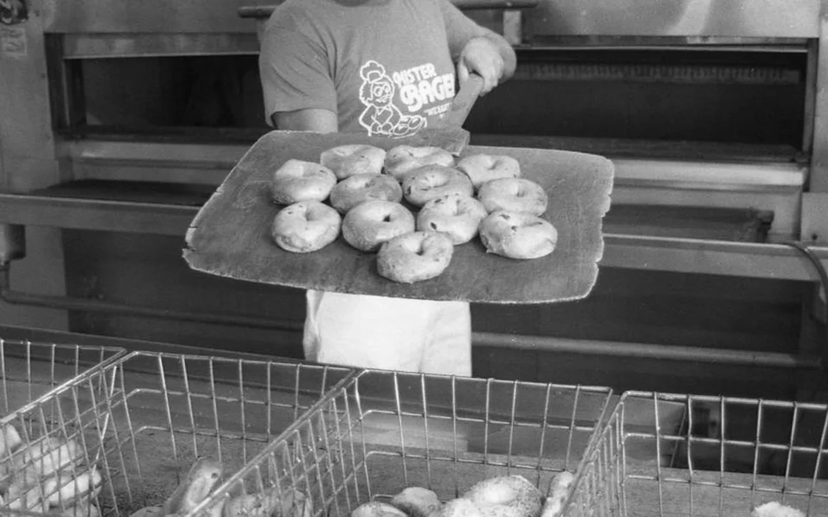 Mister Bagel — restaurant photograph