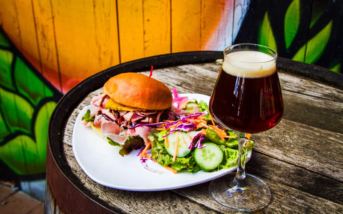 Novare Res Sandwich & Beer