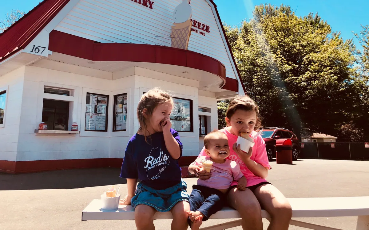 Red's Dairy Freeze — restaurant photograph