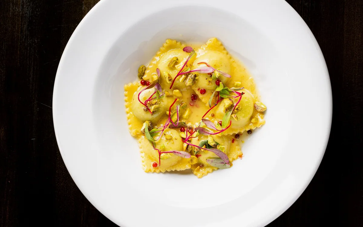 Roma Cafe — restaurant photograph