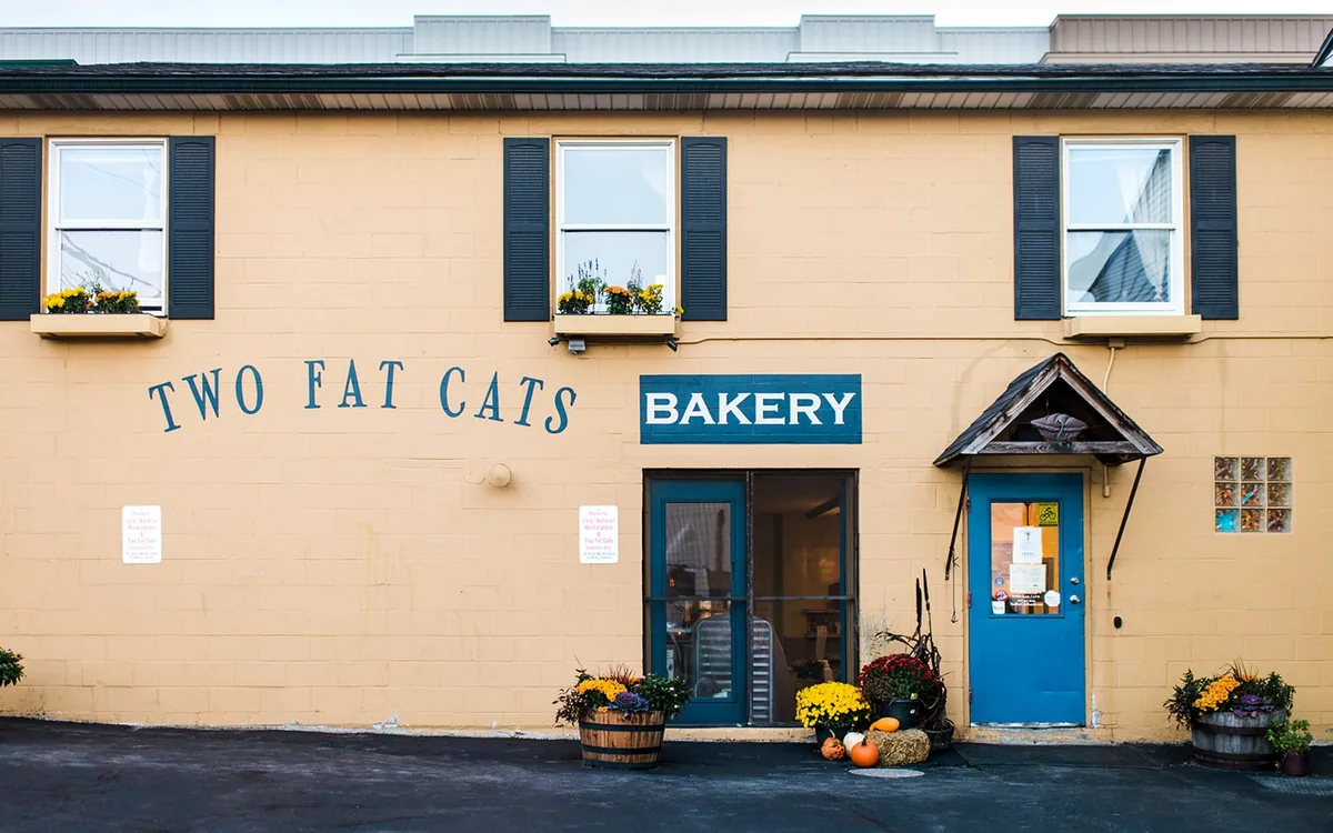 Two Fat Cats Bakery — restaurant photograph